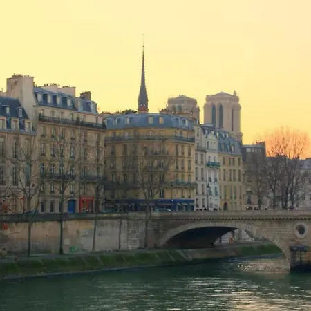 Proche Ile Saint Louis דירה